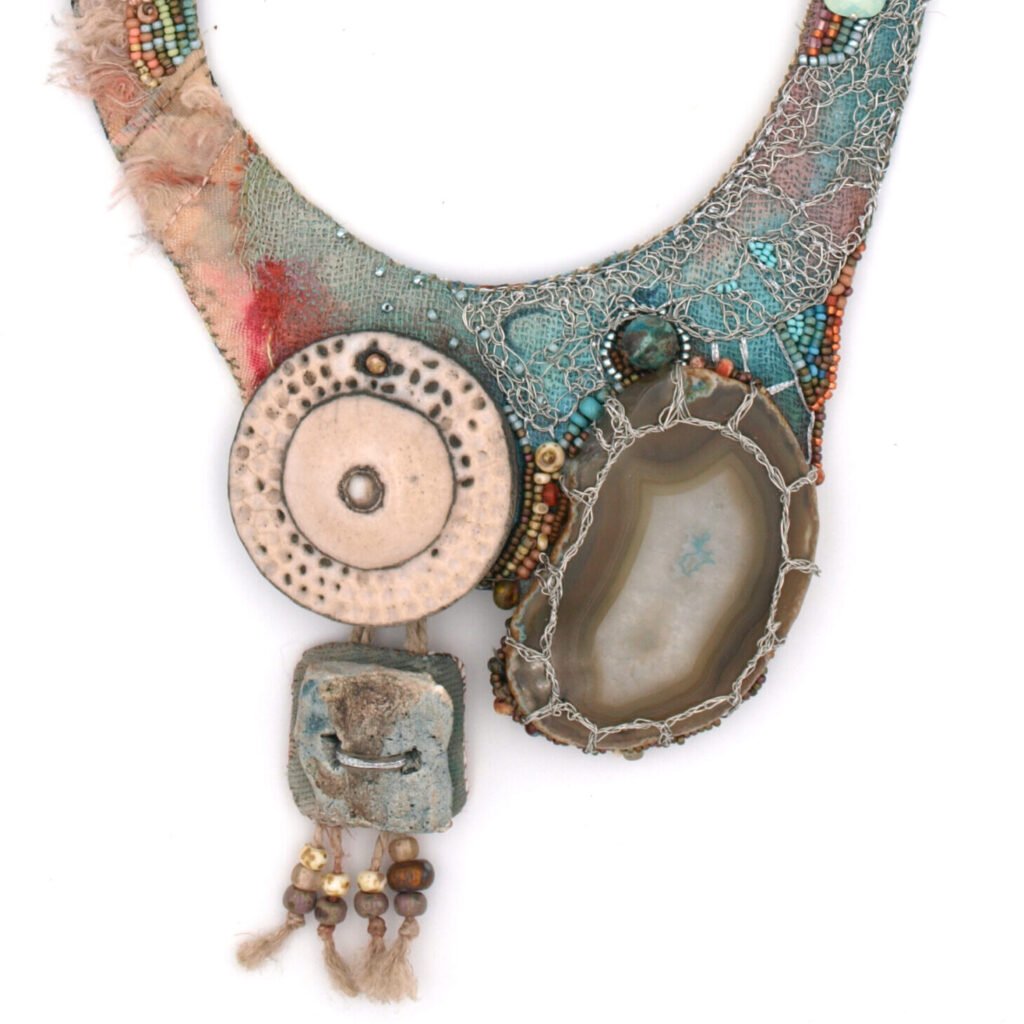 Collier (6) (adopté)