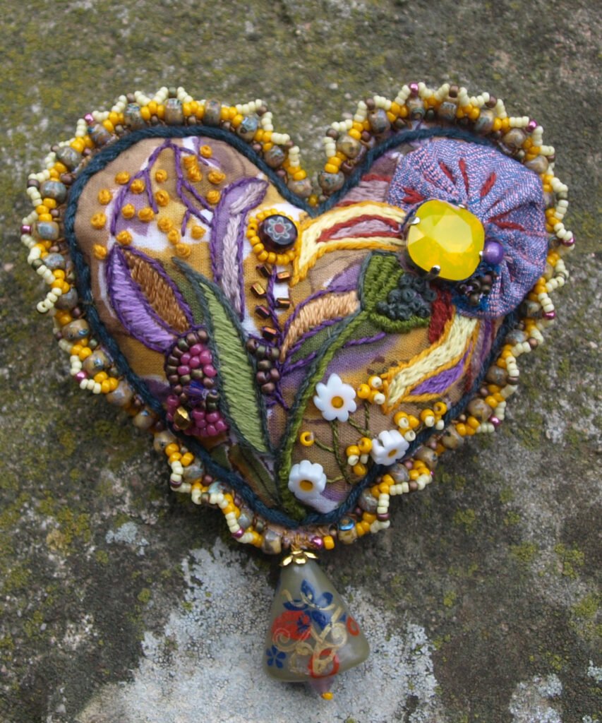 Broche 4