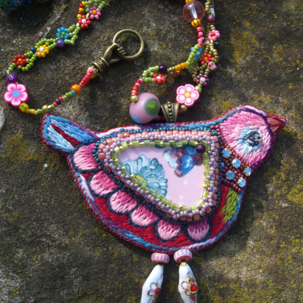 l'Oiseau rose . Collier. ( adopté)