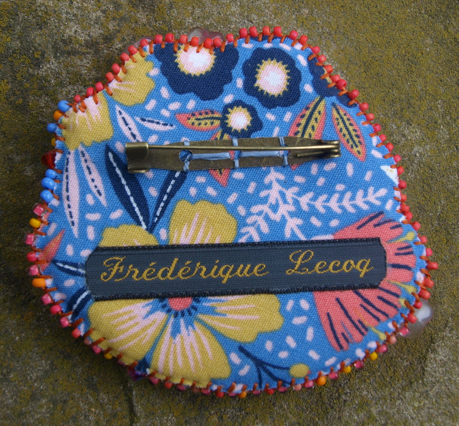 Broche "le parfum des fleurs" (adoptée) – Image 3