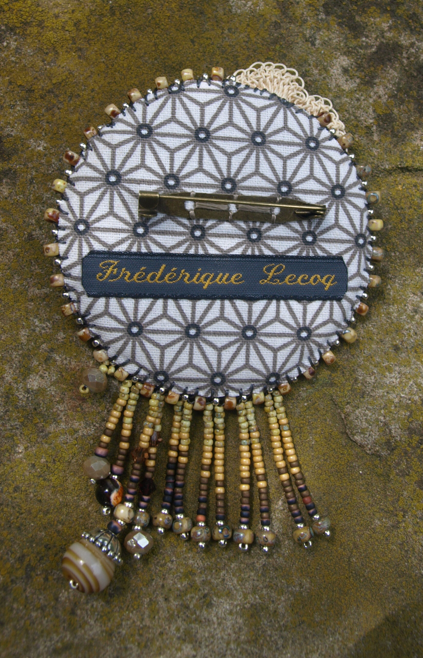 Broche "comme un air du temps" (adoptée) – Image 2